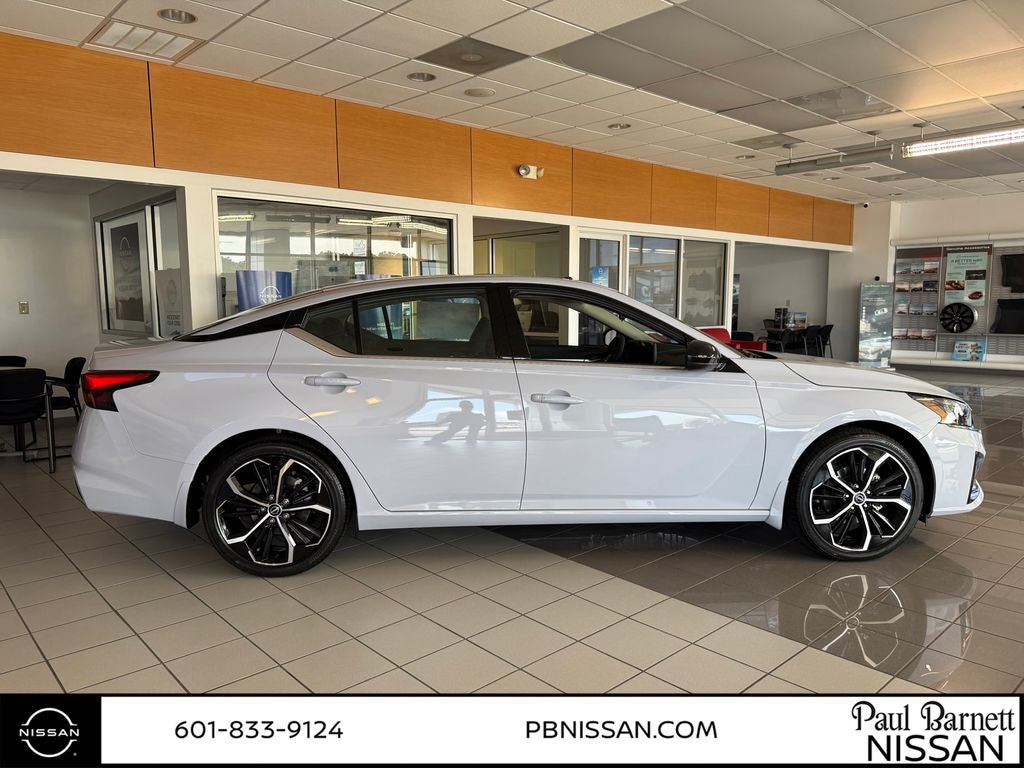 2025 Nissan Altima 2.5 SR