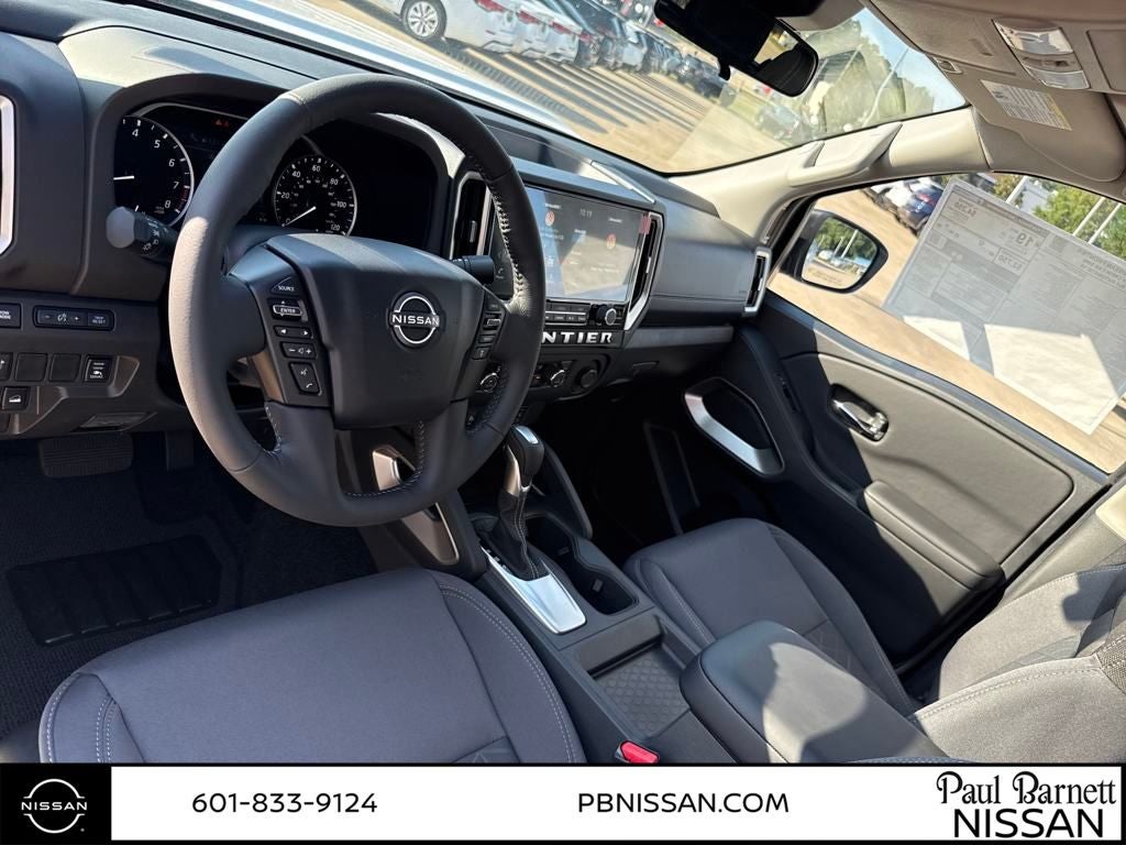 2025 Nissan Frontier SV