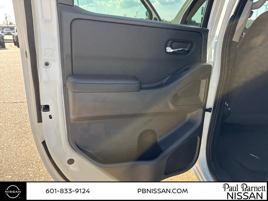 2025 Nissan Frontier SV