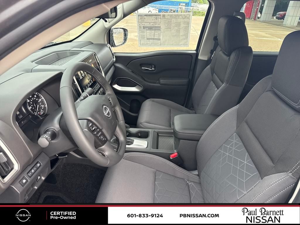 2025 Nissan Frontier SV