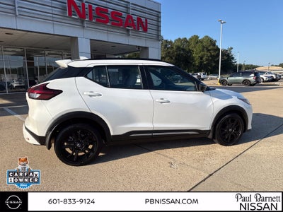 2022 Nissan Kicks SR