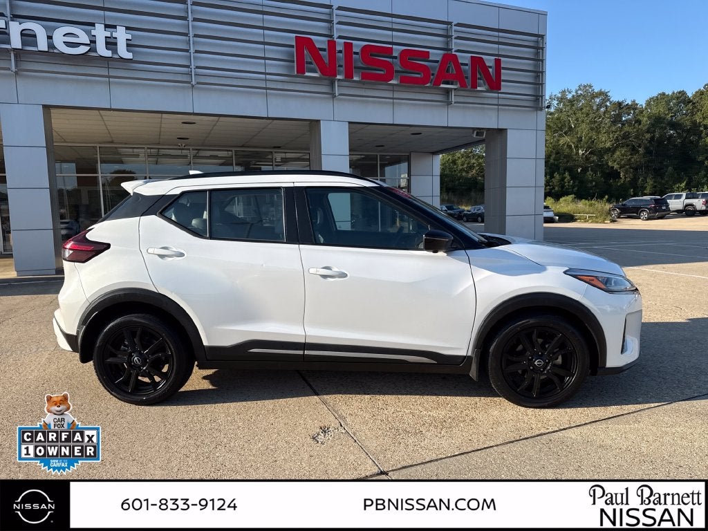 2022 Nissan Kicks SR