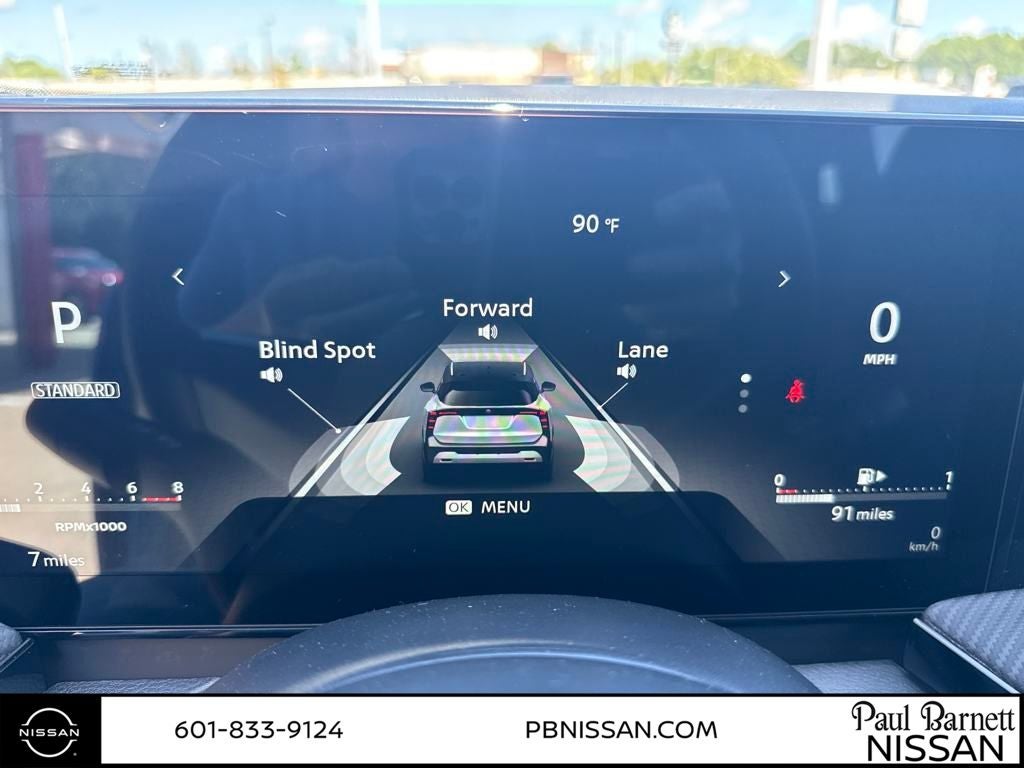 2025 Nissan Kicks SR