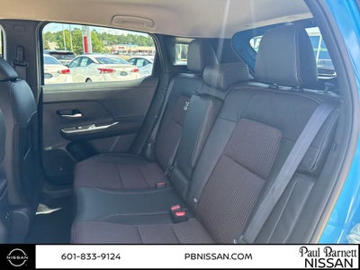 2025 Nissan Kicks SR