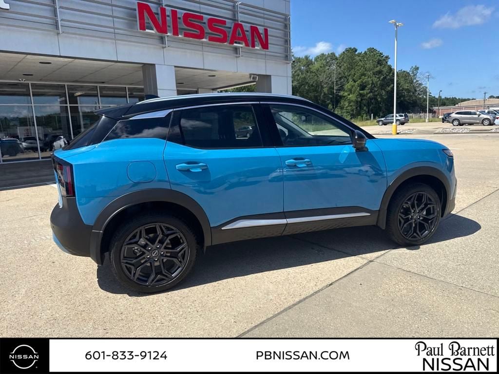 2025 Nissan Kicks SR