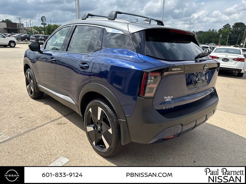2025 Nissan Kicks SR