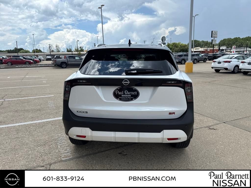 2025 Nissan Kicks SR