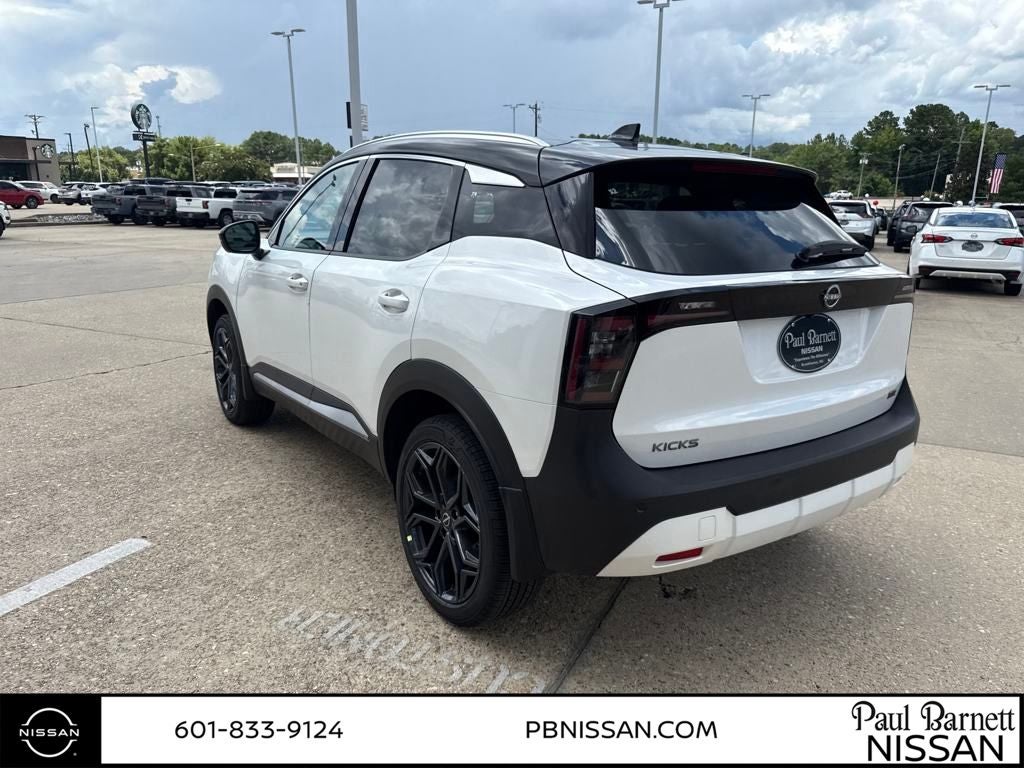 2025 Nissan Kicks SR
