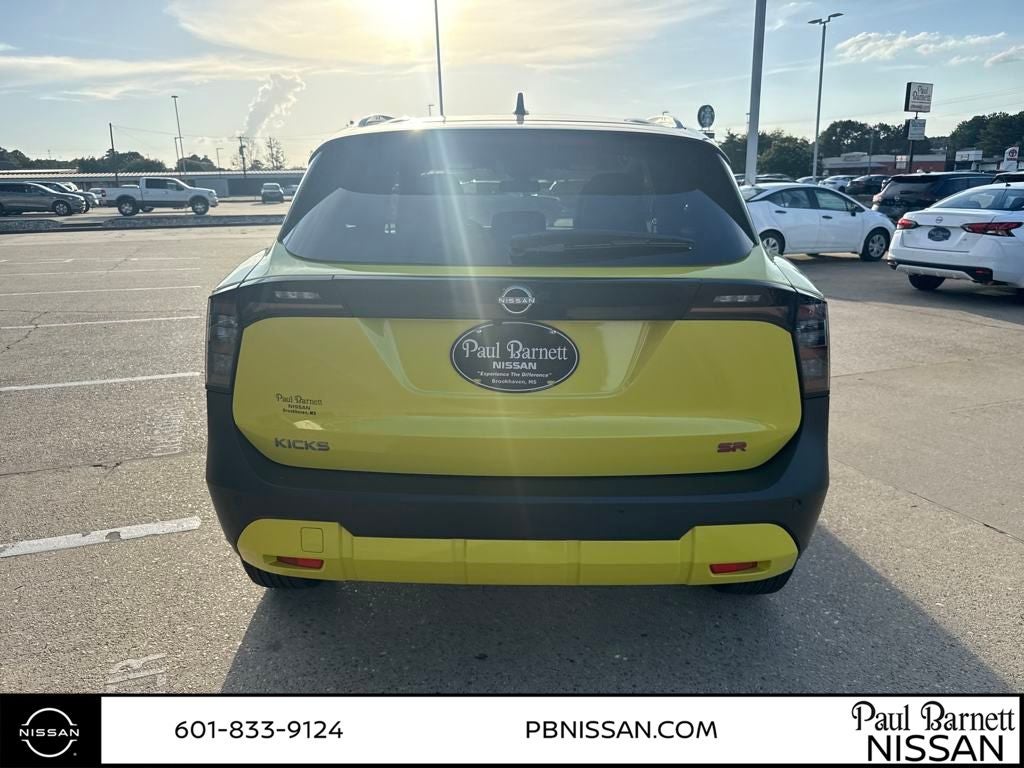 2025 Nissan Kicks SR
