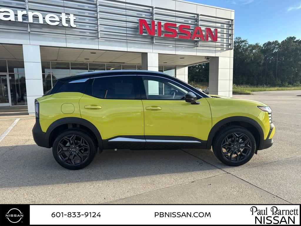 2025 Nissan Kicks SR