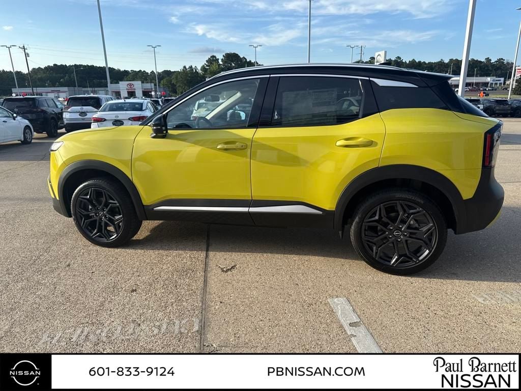 2025 Nissan Kicks SR