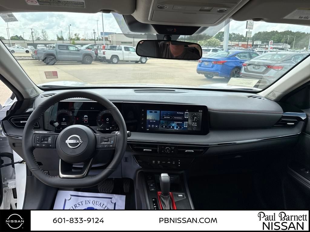 2025 Nissan Kicks SR