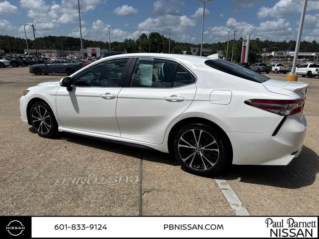 2020 Toyota Camry SE