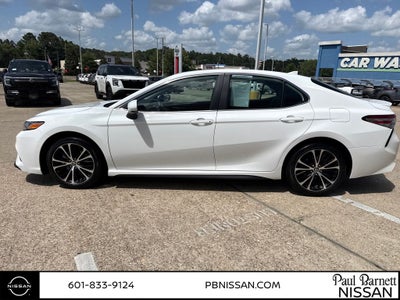 2020 Toyota Camry SE