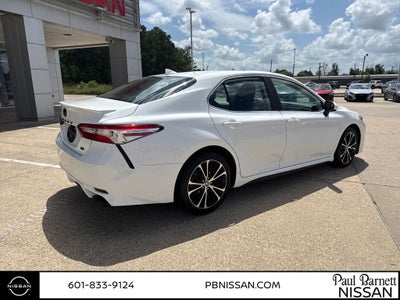 2020 Toyota Camry SE