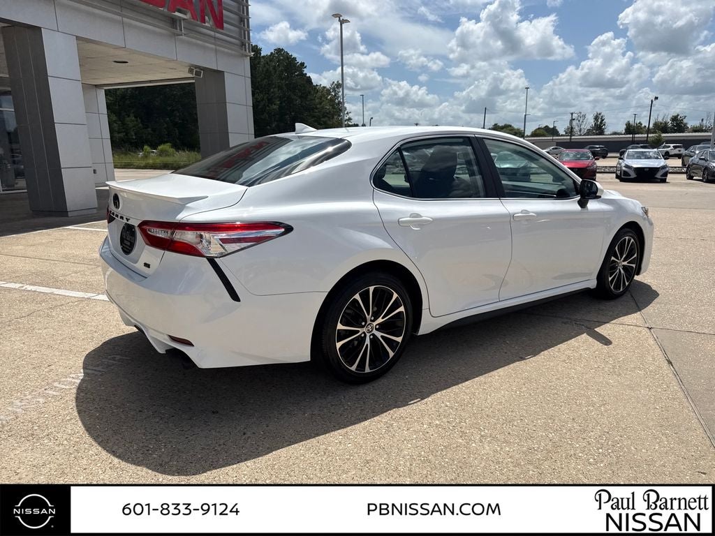 2020 Toyota Camry SE