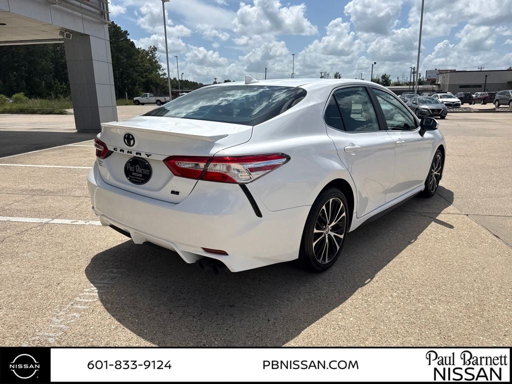 2020 Toyota Camry SE