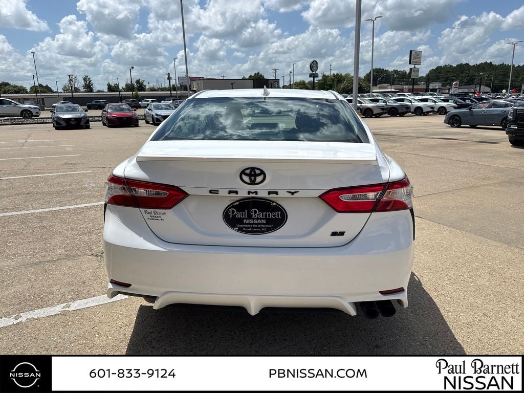 2020 Toyota Camry SE