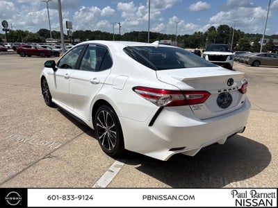 2020 Toyota Camry SE