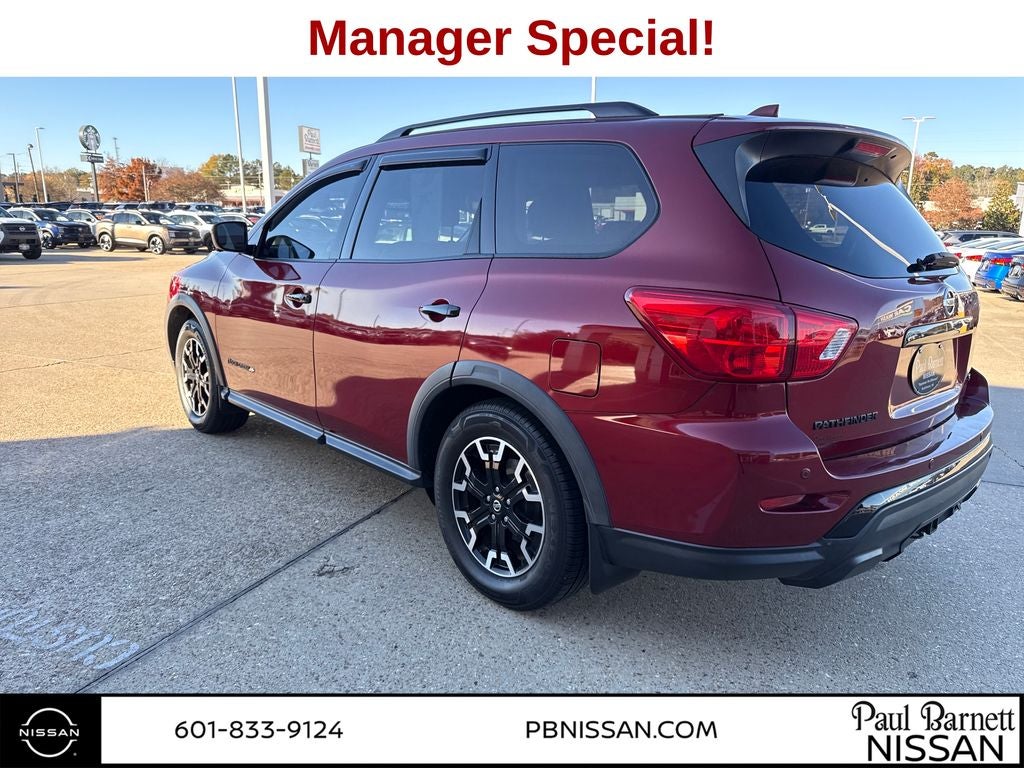 2020 Nissan Pathfinder SL