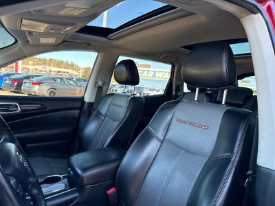 2020 Nissan Pathfinder SL