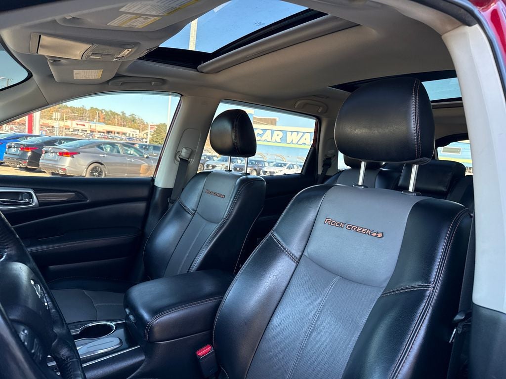 2020 Nissan Pathfinder SL