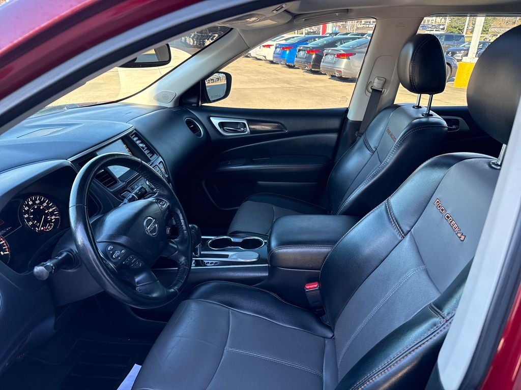 2020 Nissan Pathfinder SL