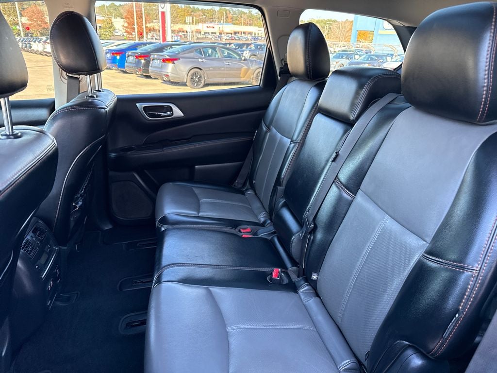 2020 Nissan Pathfinder SL