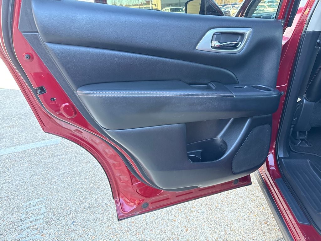 2020 Nissan Pathfinder SL