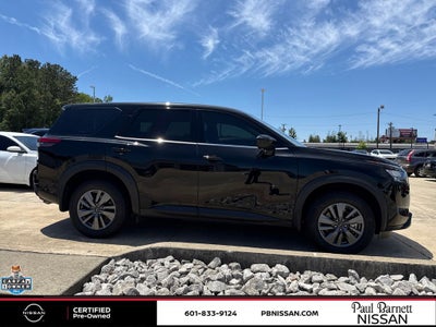 2024 Nissan Pathfinder S