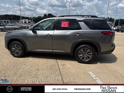 2025 Nissan Pathfinder SV