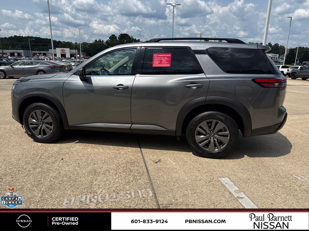 2025 Nissan Pathfinder SV