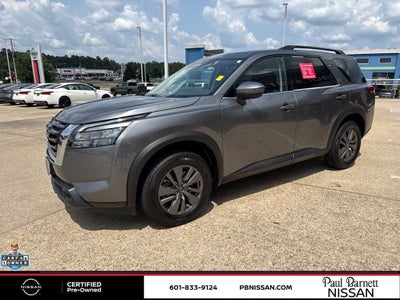 2025 Nissan Pathfinder SV