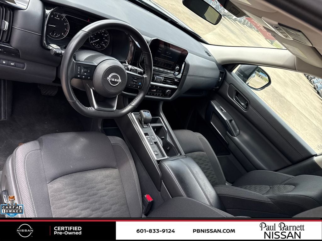 2025 Nissan Pathfinder SV