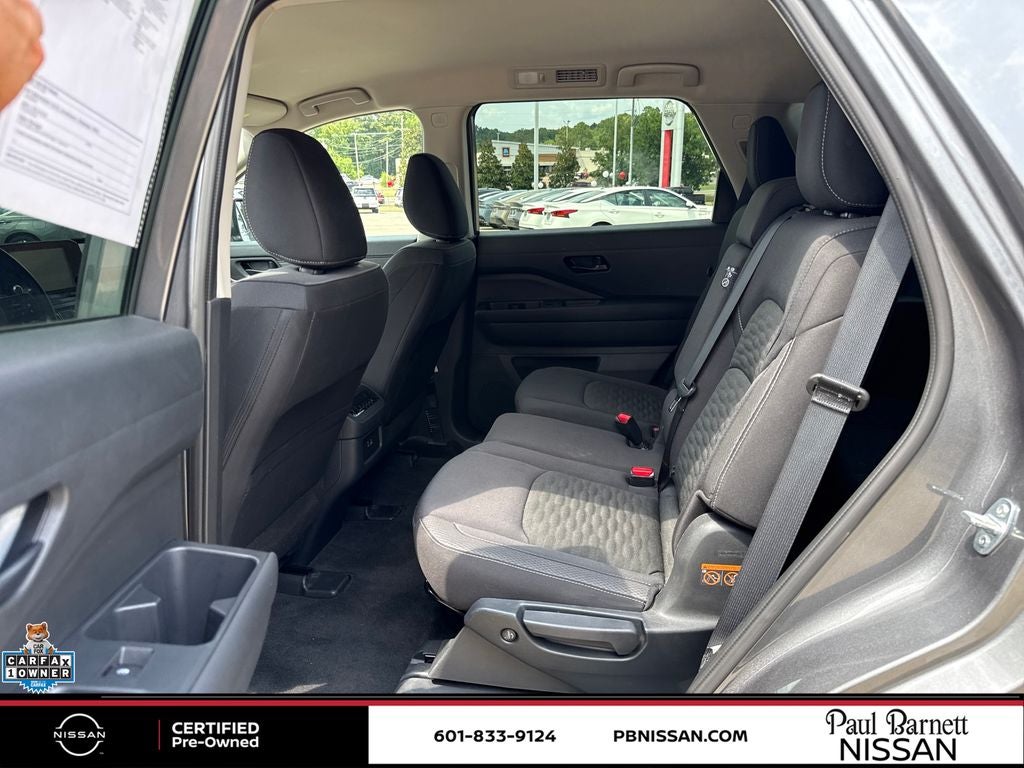 2025 Nissan Pathfinder SV