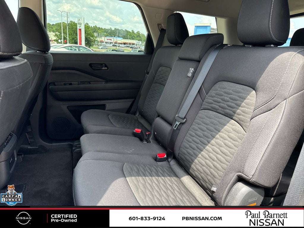 2025 Nissan Pathfinder SV
