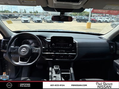 2025 Nissan Pathfinder SV