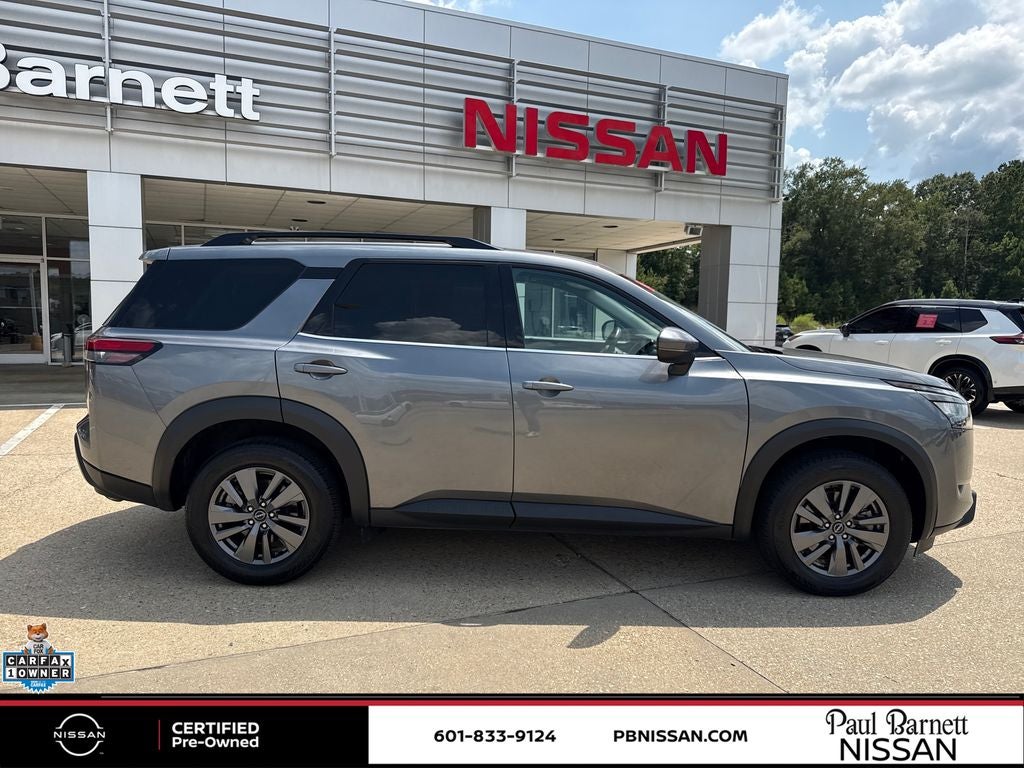2025 Nissan Pathfinder SV