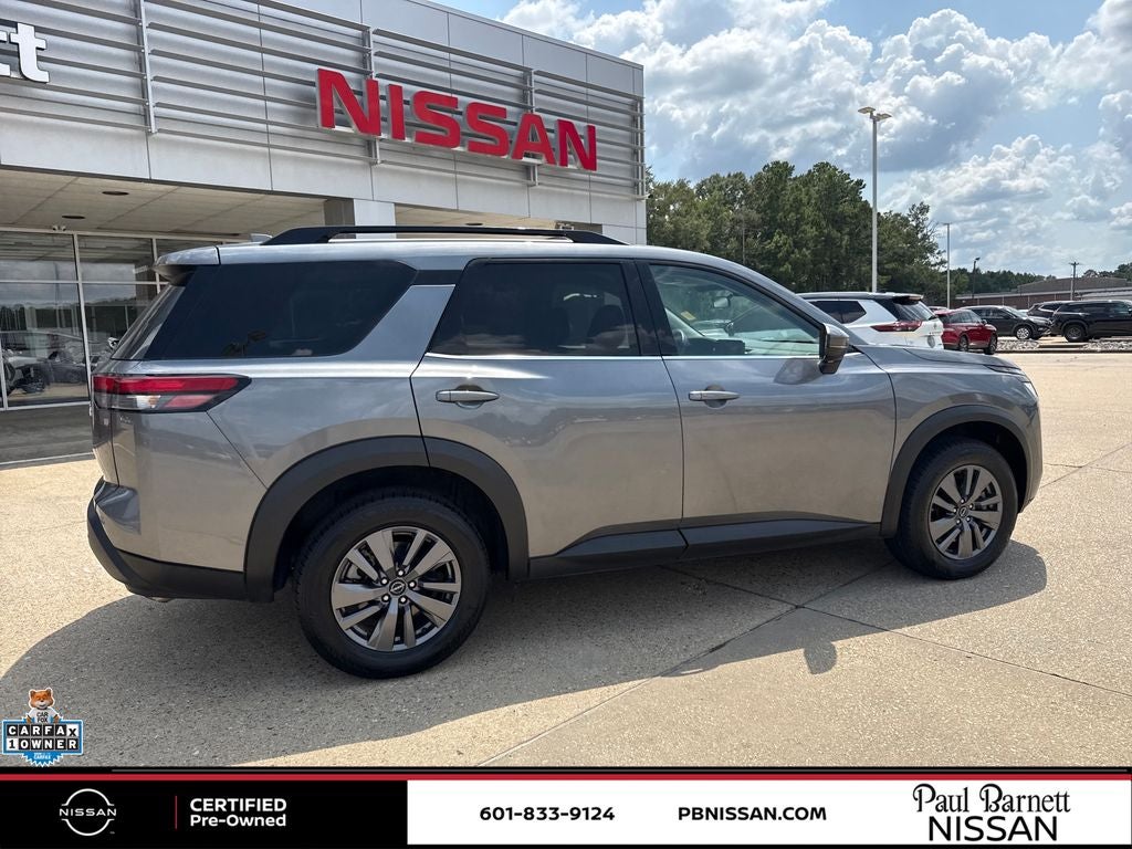 2025 Nissan Pathfinder SV