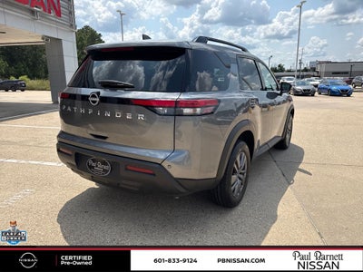 2025 Nissan Pathfinder SV