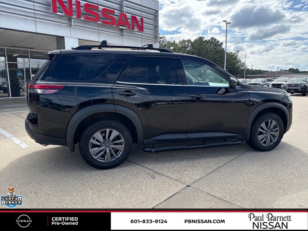 2024 Nissan Pathfinder SV