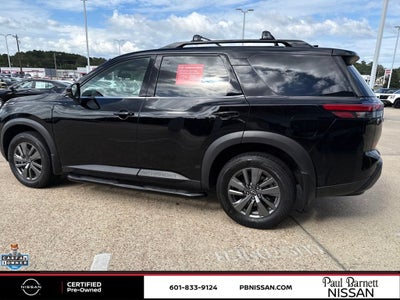 2024 Nissan Pathfinder SV