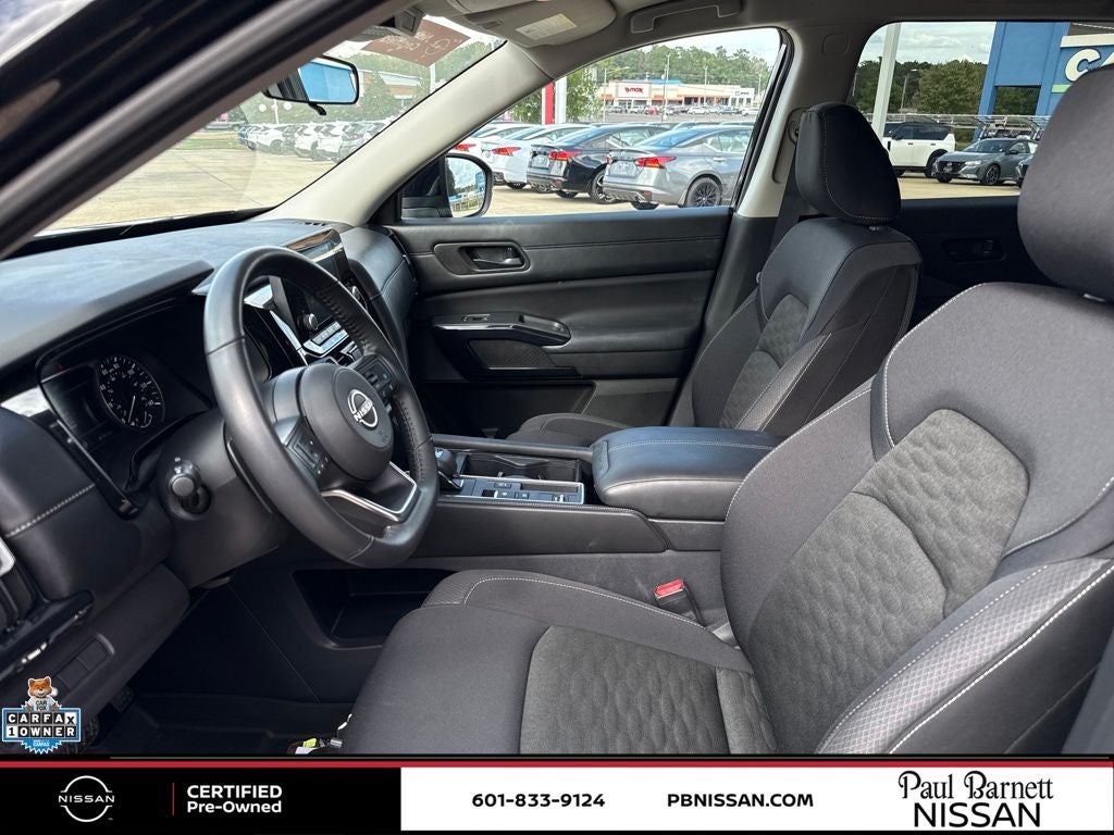 2024 Nissan Pathfinder SV