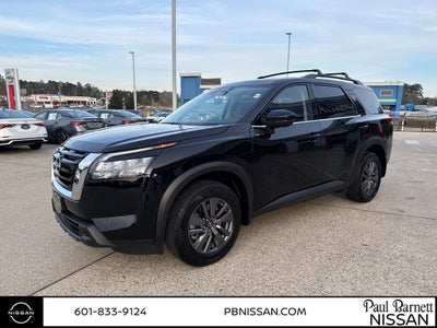 2025 Nissan Pathfinder SV