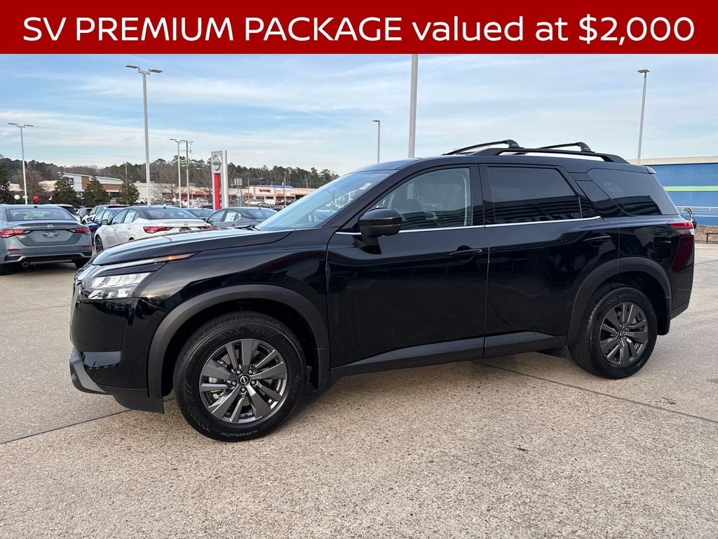 2025 Nissan Pathfinder SV