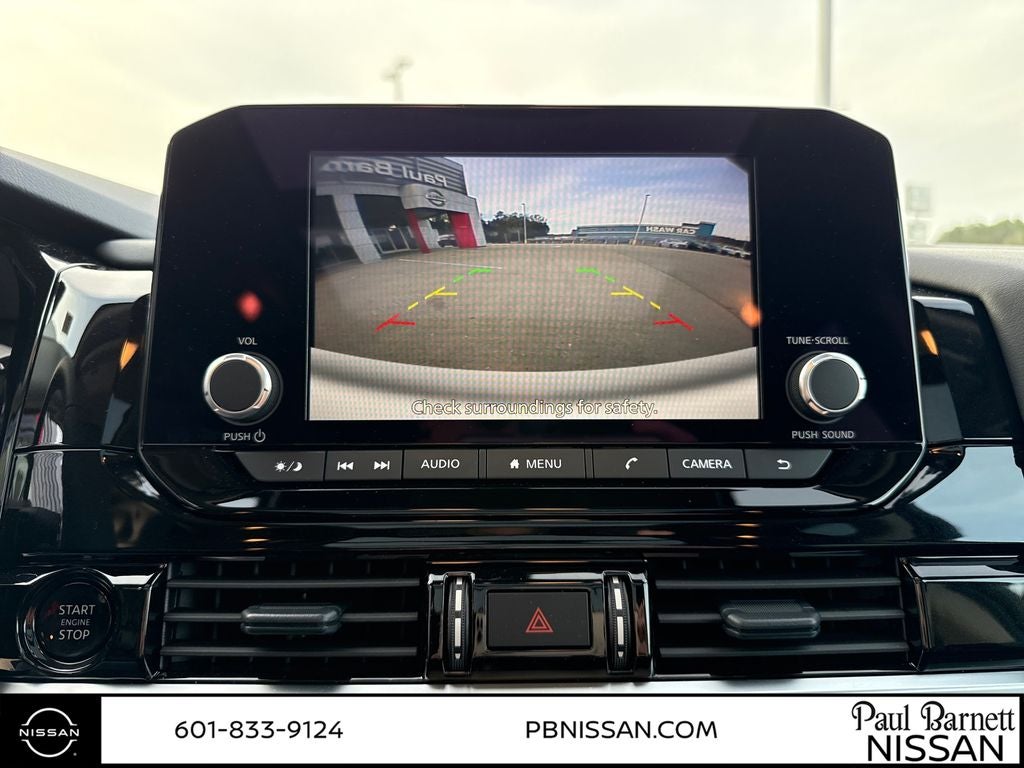 2025 Nissan Pathfinder SV