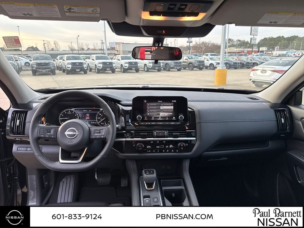 2025 Nissan Pathfinder SV