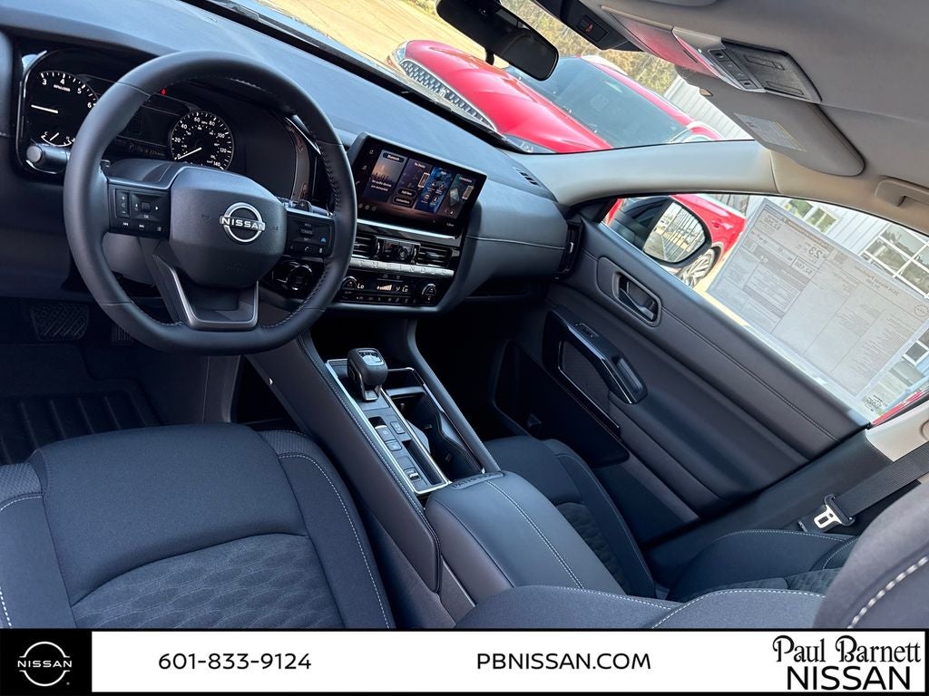 2026 Nissan Pathfinder SV