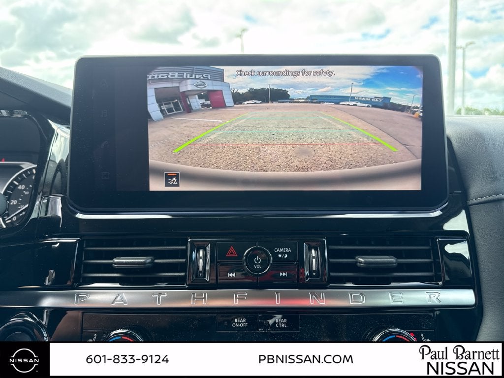 2026 Nissan Pathfinder SV