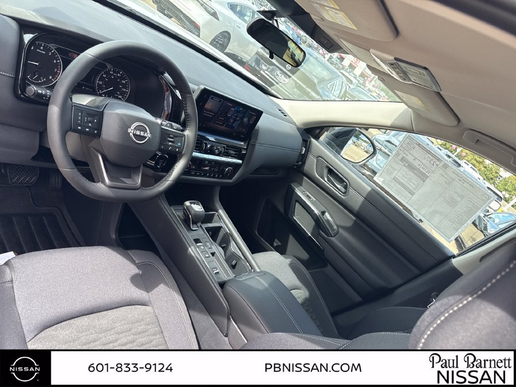 2026 Nissan Pathfinder SV